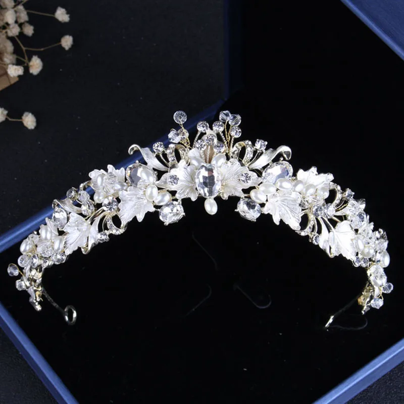 Itacazzo Bridal Headwear Set Crown Necklace Earrings Four Piece Classic Tiaras Suitable for Women Wedding and Birthday Parties bridal jewelry sets