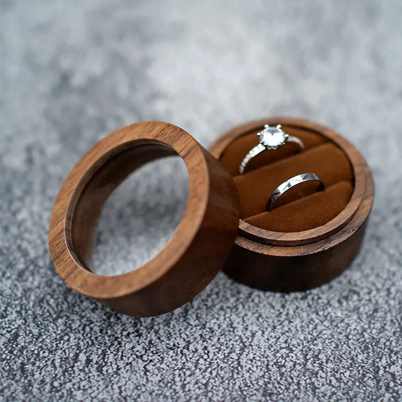 Рисунок 2 - Коробка для колец из натурального дерева для свадьбы