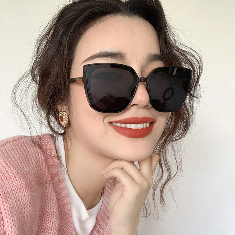 Classic Ladies Fashion Square Frame Sunglasses Big Mirror Female 2022 Vintage Fashion Plastic Sun Glasses Rimmed Eyewear round sunglasses