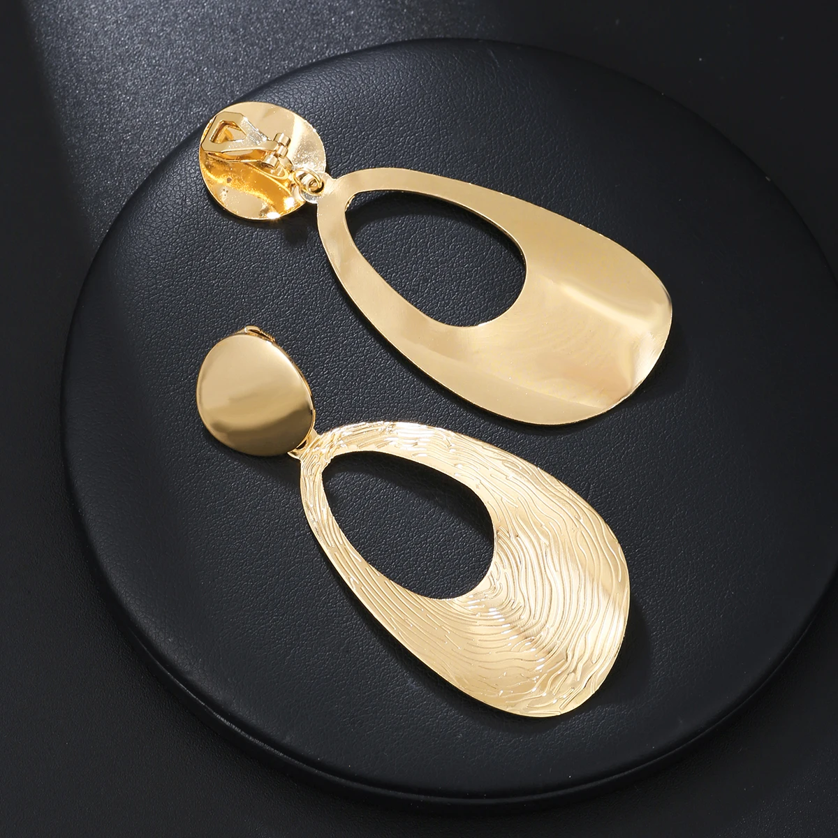 Vintage Metal Water-drop Clip on Earrings Without Piercing Geometric Statement Big No Pierced Ear Clips
