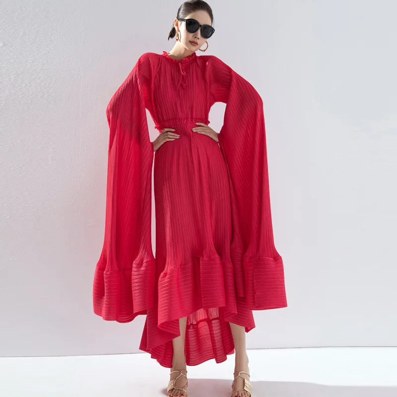 

Dresses for Women with A Fashionable and Loose Design, Slimming Down with A Ruffled Collar and A Cape Style Irregular Long Skirt