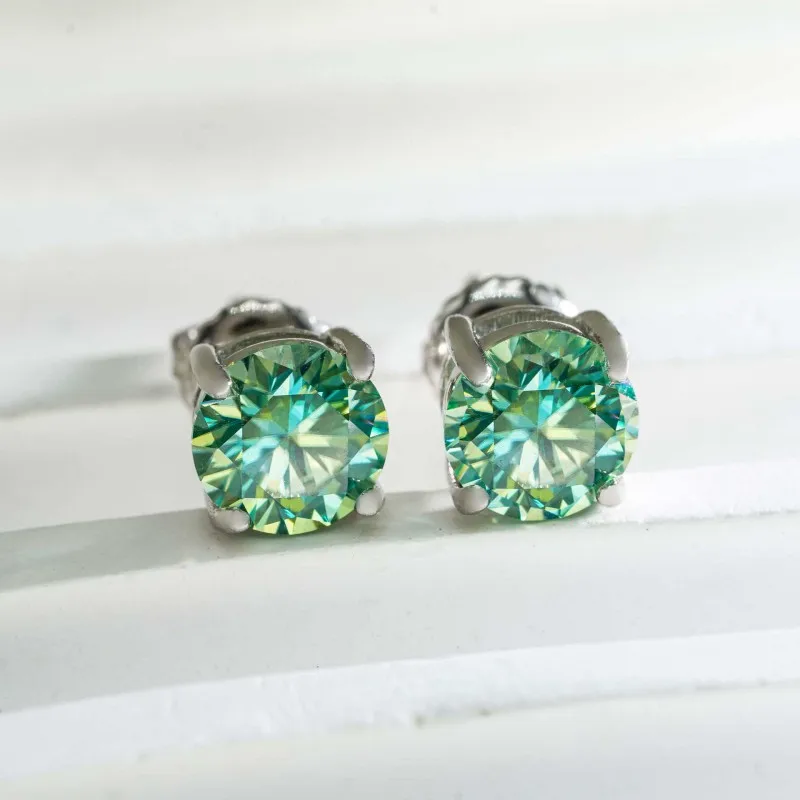 Heart-Shaped Moissanite Ear Studs S925 Sterling Silver D Color VVS1 Clarity