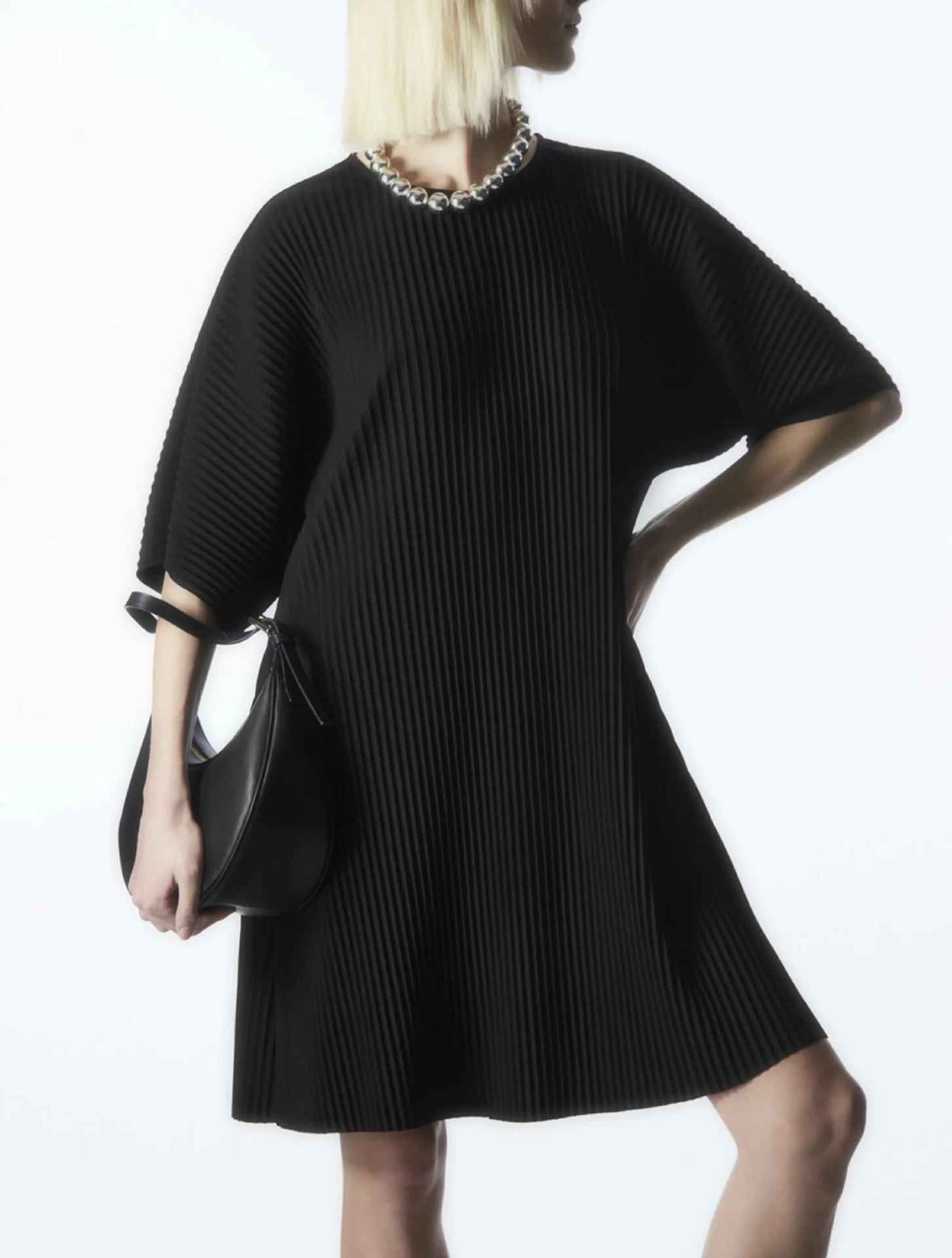 

Women's Casual Fit Round Neck Pleated Dress, Black Summer Clothes, New Style, 2024