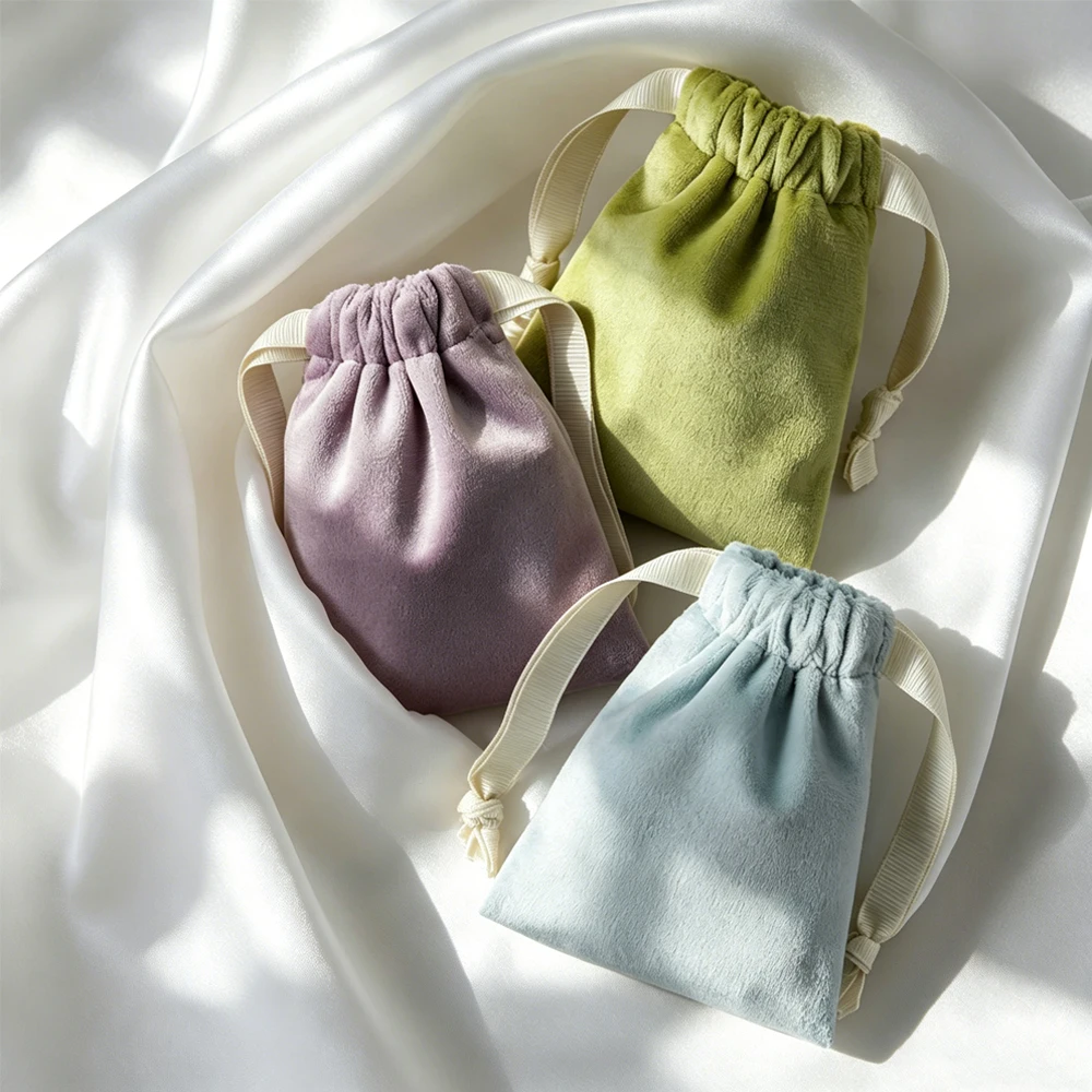 50Pcs 부드러운 벨벳 쥬얼리 드로스트링 가방 선물 포장 주머니 웨딩 생일 파티 호의품 사탕 보관 디스플레이 축제 파우치