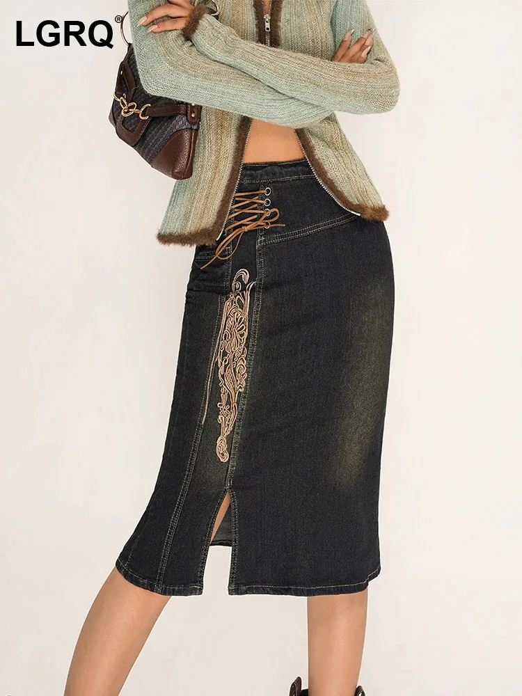

LGRQ Lace Embroidery Design Spicy Girl Wrap Hip A-line Half Skirt For Women's High Street Split Design Denim Spring 2024 19Z2363