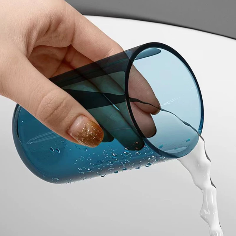 Nordic Style Transparent Plastic Mouthwash Cup For Couples_voghion.com