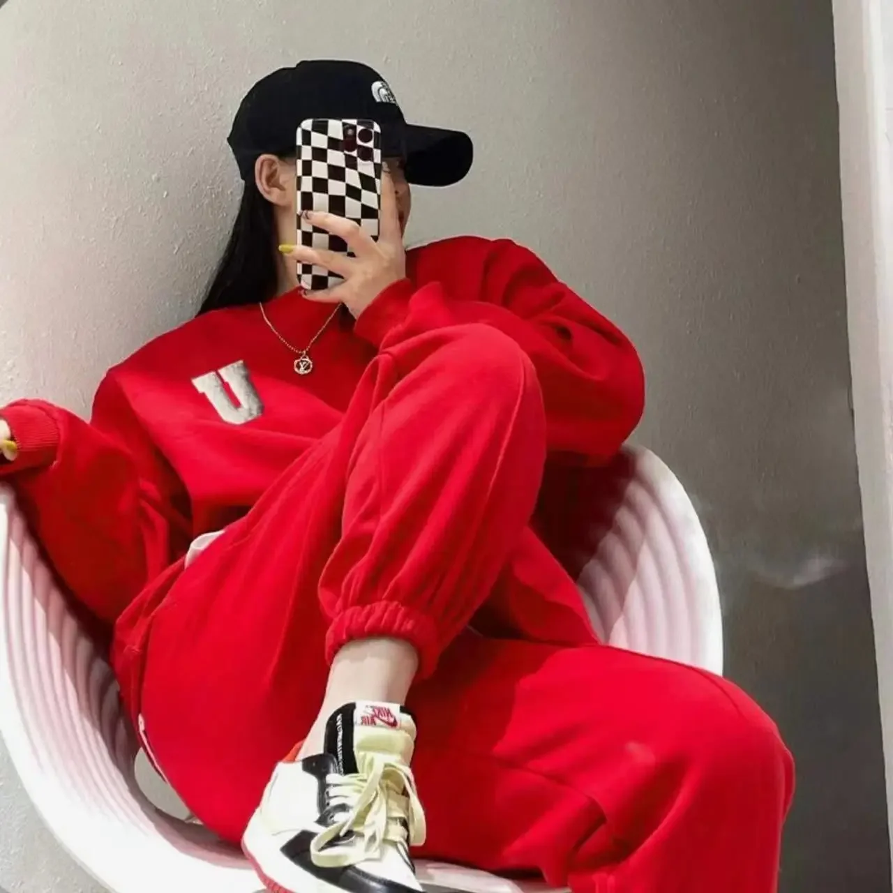 ربيع خريف 2023 طقم ملابس رياضية كاجوال فضفاض سويت شيرت عصري للنساء مقاس كبير سروال ملابس الشارع طقم مكون من قطعتين