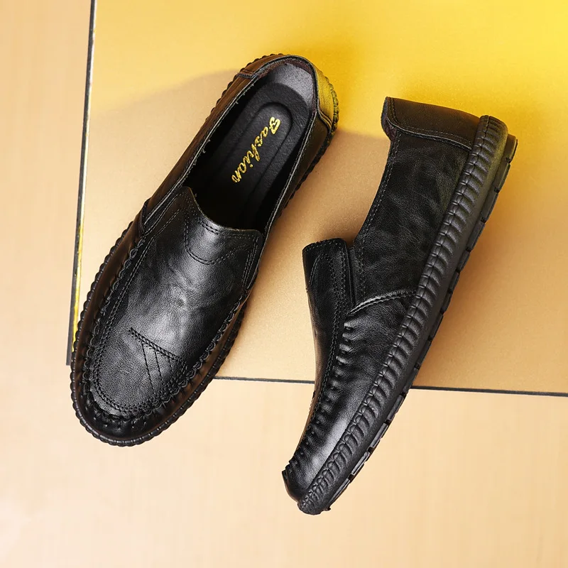 Handmade Leather Casual Men Soft Shoes Design Sneakers Man Comfortable Leather Shoes Men Loafers Hot Sale Moccasins Driving Shoe