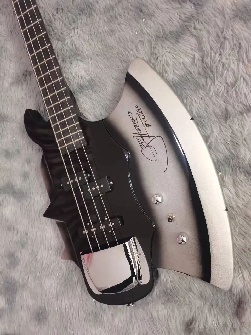4-string axe bass silver accessories customizable guitar keychain electric bass guitar