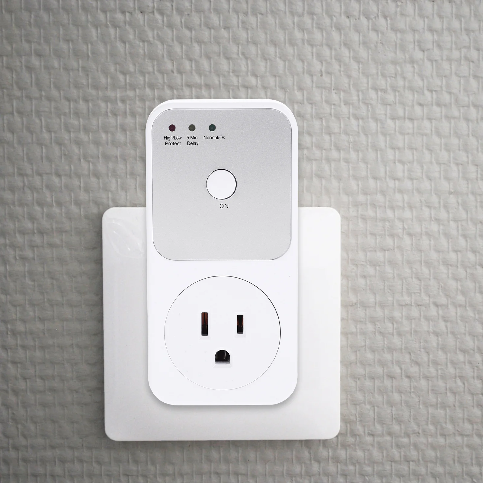 

Multifunction Refrigerator Protector Electronic Components High and Low Voltage Protective Socket