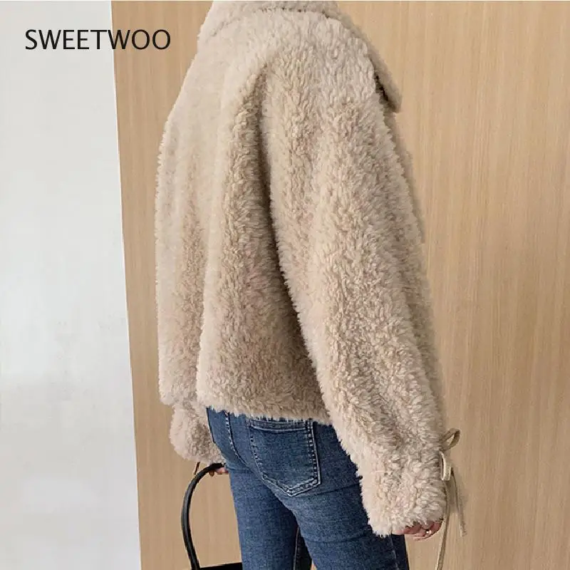 2022 New Fashion Lamb Sheep Sheared Fleece Short Coats Jackets Female Women Soft Wool Fur Warm Jackets Warm Outwear Slim Tide