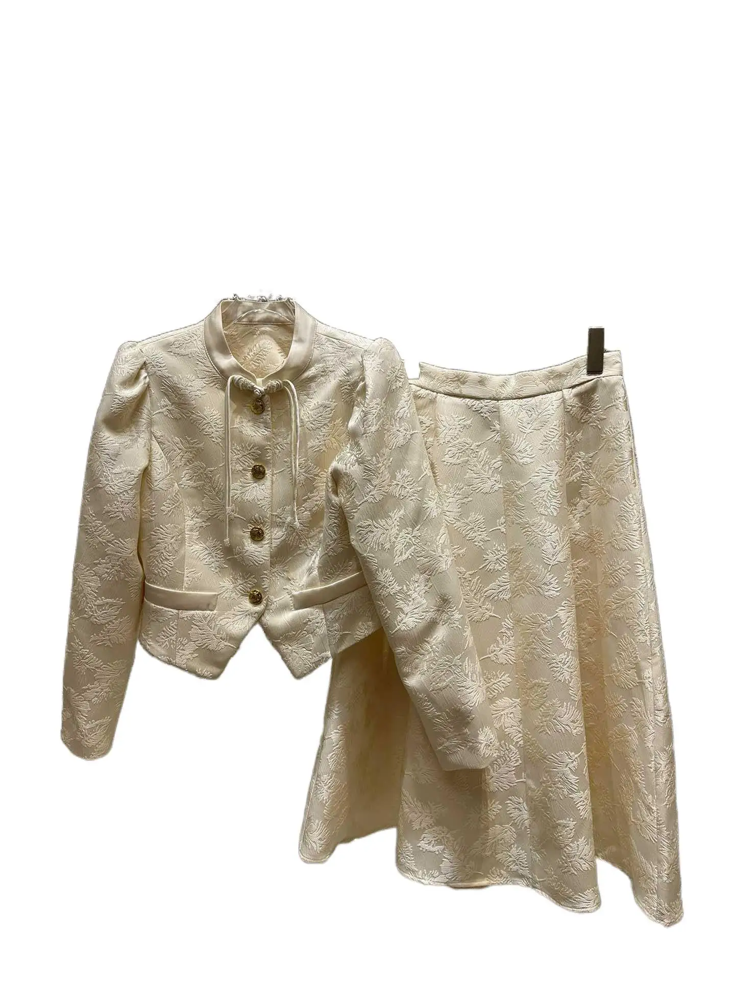 

2023 Women's Clothing Fashion printing plate buckles decorated suit