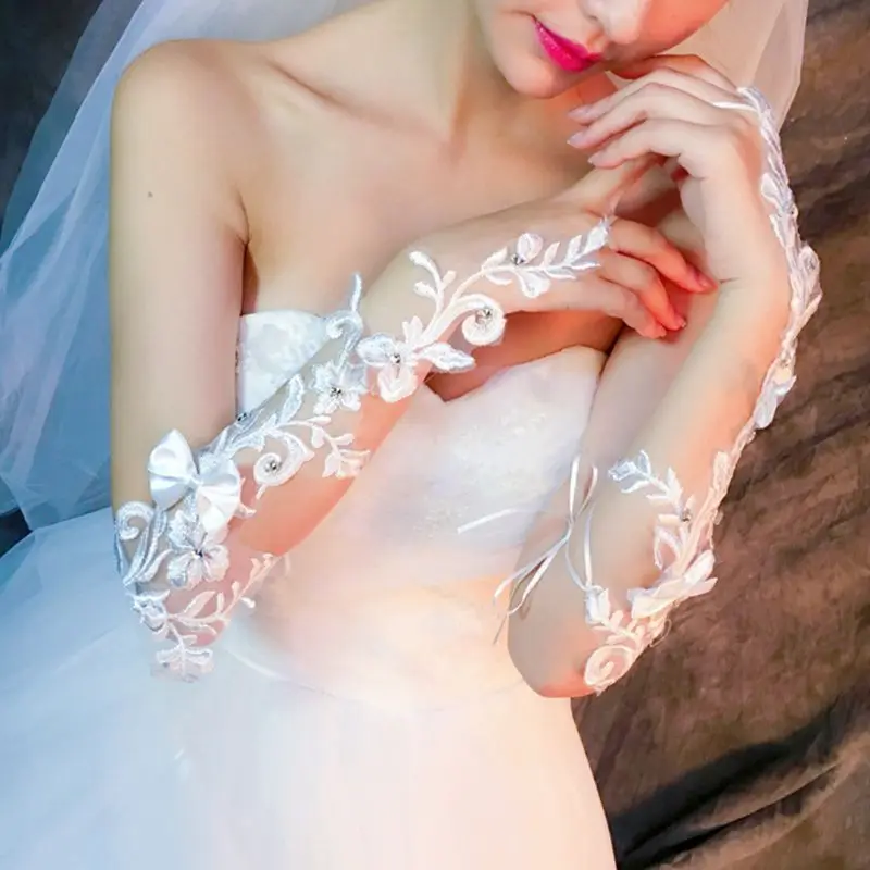 

X7YC Wedding Bride Embroidery Floral Lace Fingerless Gloves Luxury Glitter Rhinestone Satin Bowknot Decor Sunscreen Mittens