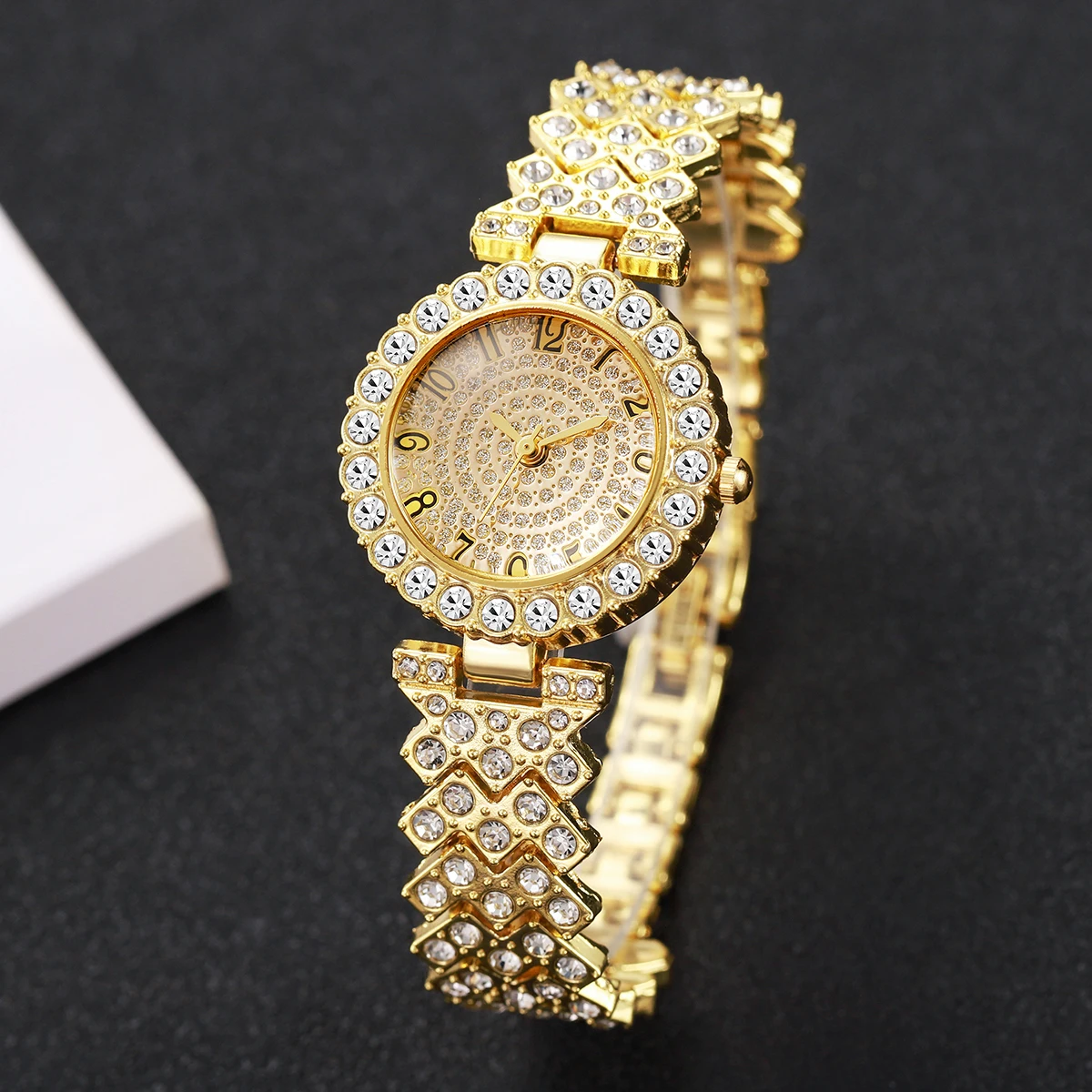 New Trendy Women's Gorgeous Watch Light Luxury Digital Scale Dial Casual Business Quartz Watch (Box Not Included)