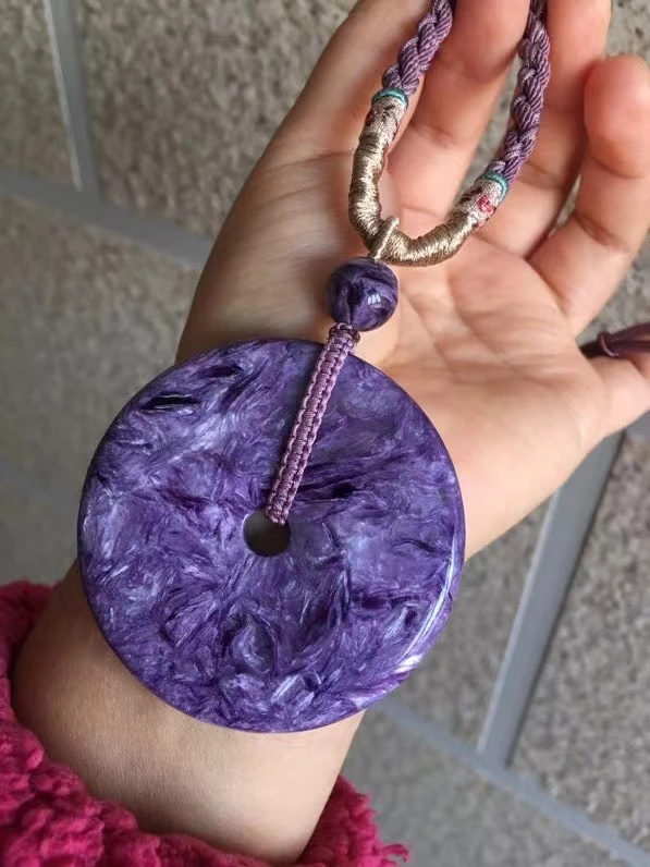 

Натуральный фиолетовый драгоценный камень Charoite, стандартная Россия, 58,6*8,2 мм, для мужчин и женщин, подарок на любовь, ювелирные изделия Charoite AAAAAA