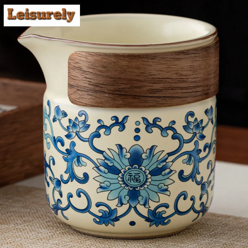 250ml Ru Kiln Wooden Handle Handheld Tea Pitcher Tea Divider ChaHai Dispenser Justice Cup Fair Mug Teaset Craft Accessories Gift