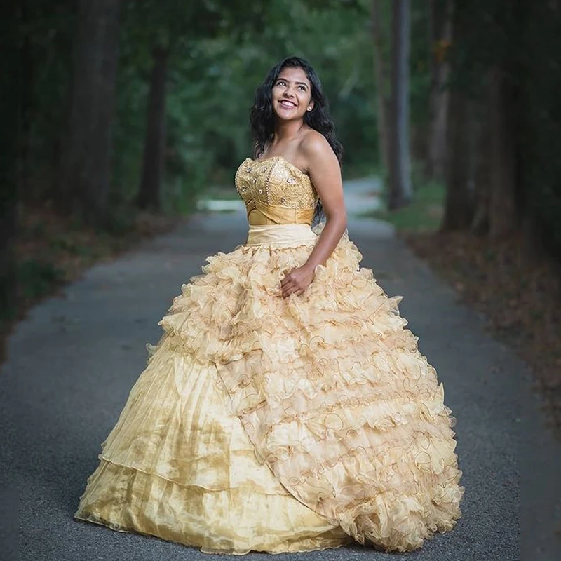 

Sexy Gold Sweetheart Quinceanera Dresses Ball Gowns With Beads Crystals Lace Tull Tiered Up Sweet 16 Dresses 15 Year Prom Gown