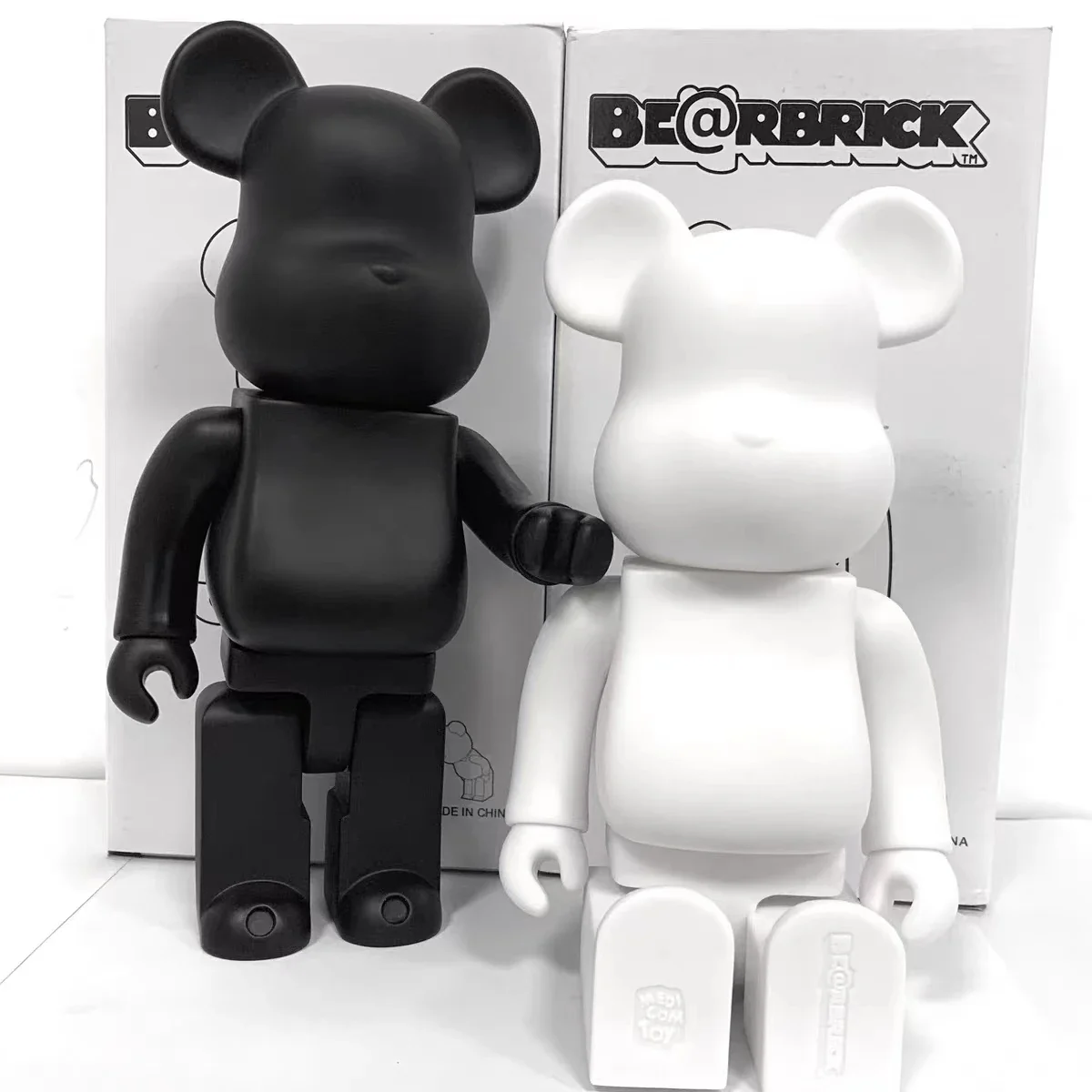 28Cm 400% Bearbrick Decor Bear @ Brick Action Figures Bear Brick Toys Violent Bear Ornaments Decorazione Per La Casa Regali Di Compleanno Per Bambini