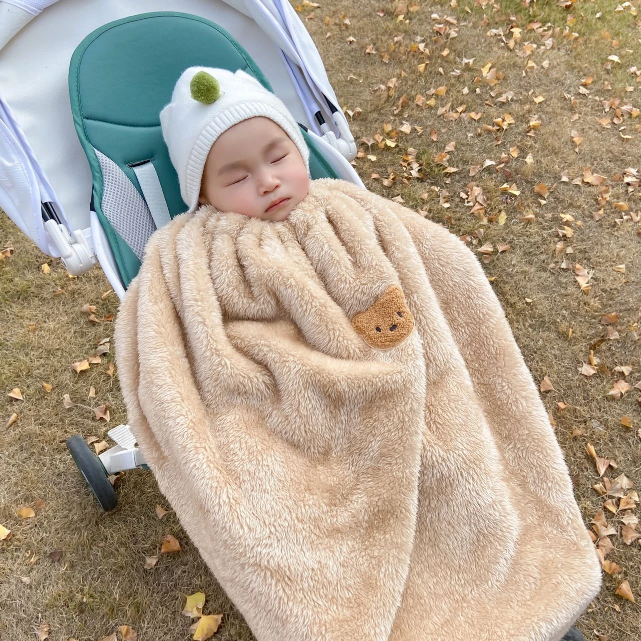 Autumn Baby Blanket Winter Cloak Stroller Cover Windproof Fleece Soft Blanket Toddler Quilt