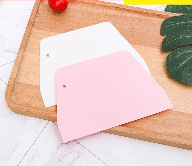 Dough Scraper,Baking Tool,Dough Cutter,Baking Accessories,Cake Scraper,Baking Spatula Bake Scraper Trapezoidal Cream Cake Dough Knife