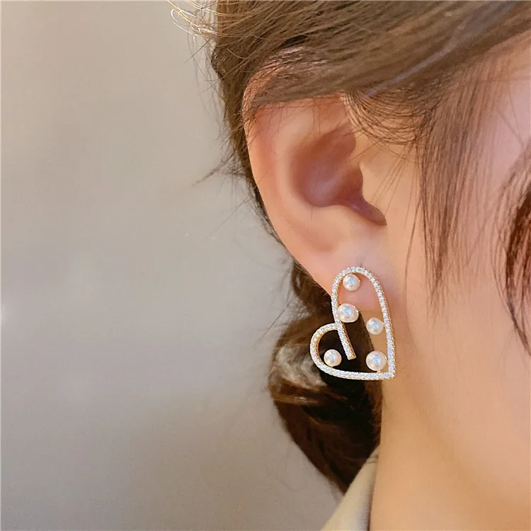 2023 New Fashion Trend Unique Design Elegant Exquisite Light Luxury Love Earrings For Women Jewelry Wedding Party Premium Gift