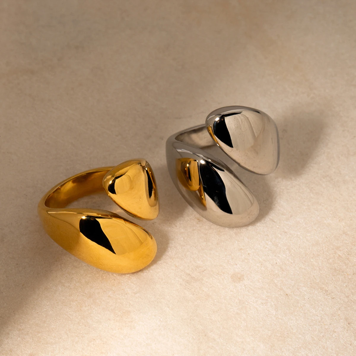 Anello regolabile in acciaio inossidabile placcato oro - Italia
