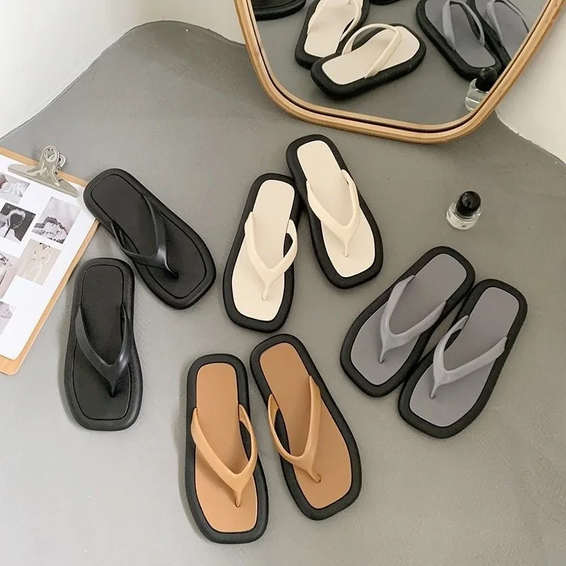 

Summer Flat with Sandals Women Simple Outer Wear Flip-flops Fashion Soft-soled Clip-on Beach Shoes Non-slip Indoor Home Slippers
