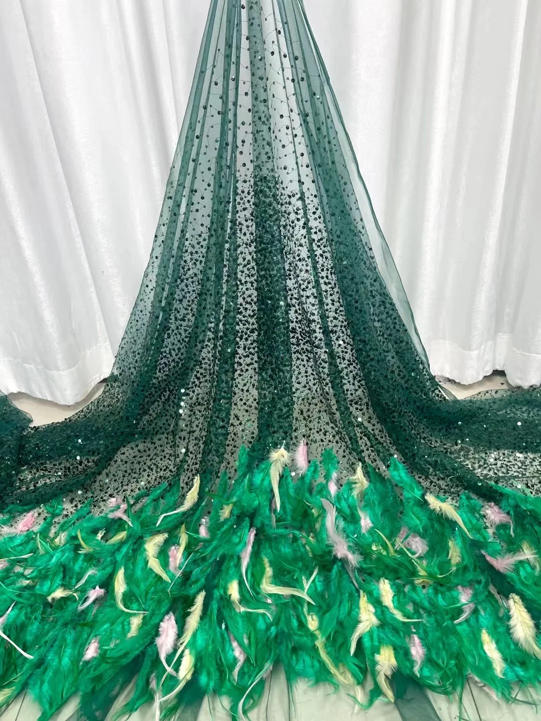 

2023 Nigerian Fashion Handmade Feather Fluffy Lace Fabric African Luxury Bead Sequin Fabric French For Wedding Bride Party Cloth