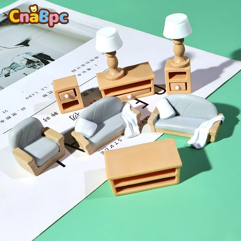 

Миниатюрный Кукольный домик для гостиной, дивана/ТВ-Кабинета/прикроватного столика/настольной лампы, модель «сделай сам», реквизит для съемки, настольное украшение