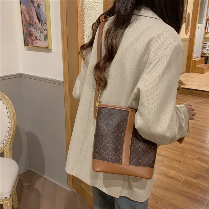 

Designer Brand luxury ladies bucket PU shoulder bag large capacity 2022 New Vintage Bag Female Purses