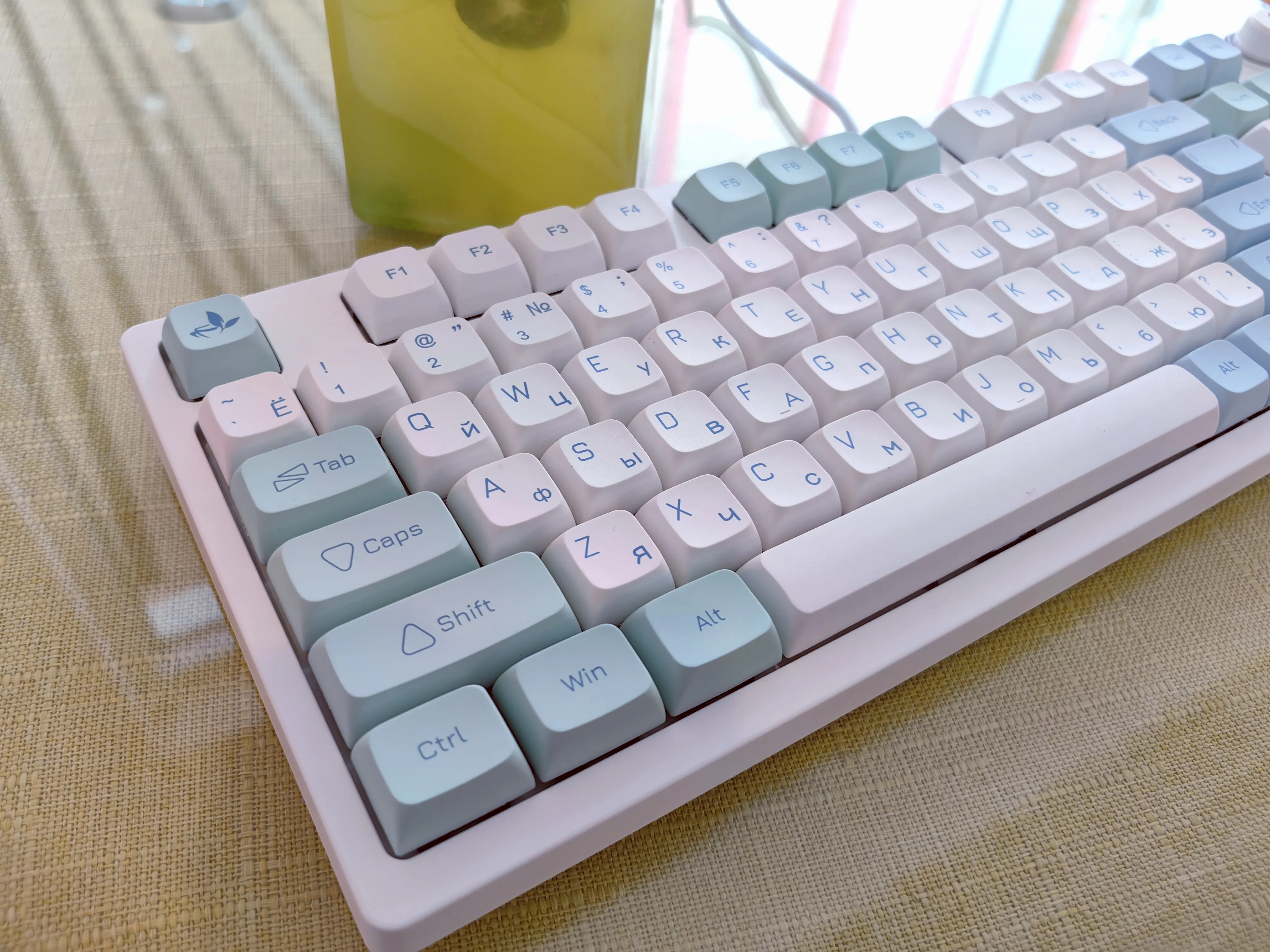 Eva-02 russo teclado mecânico, luz de fundo