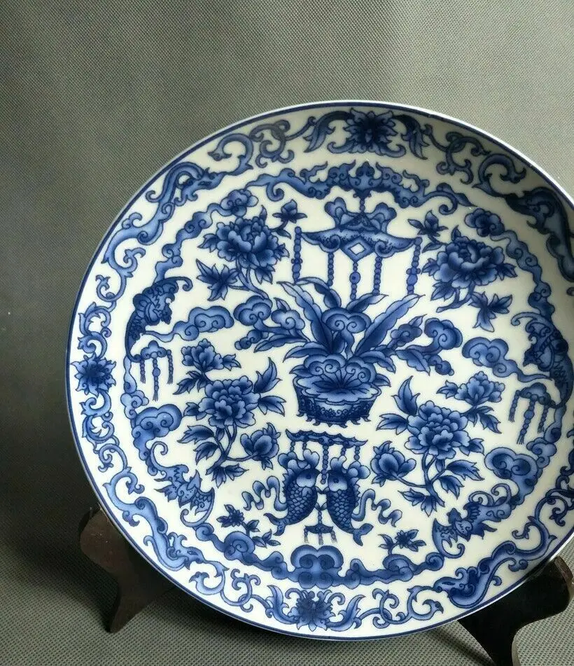 Chinese old Blue and white porcelain Hand Painted Pattern plate 2