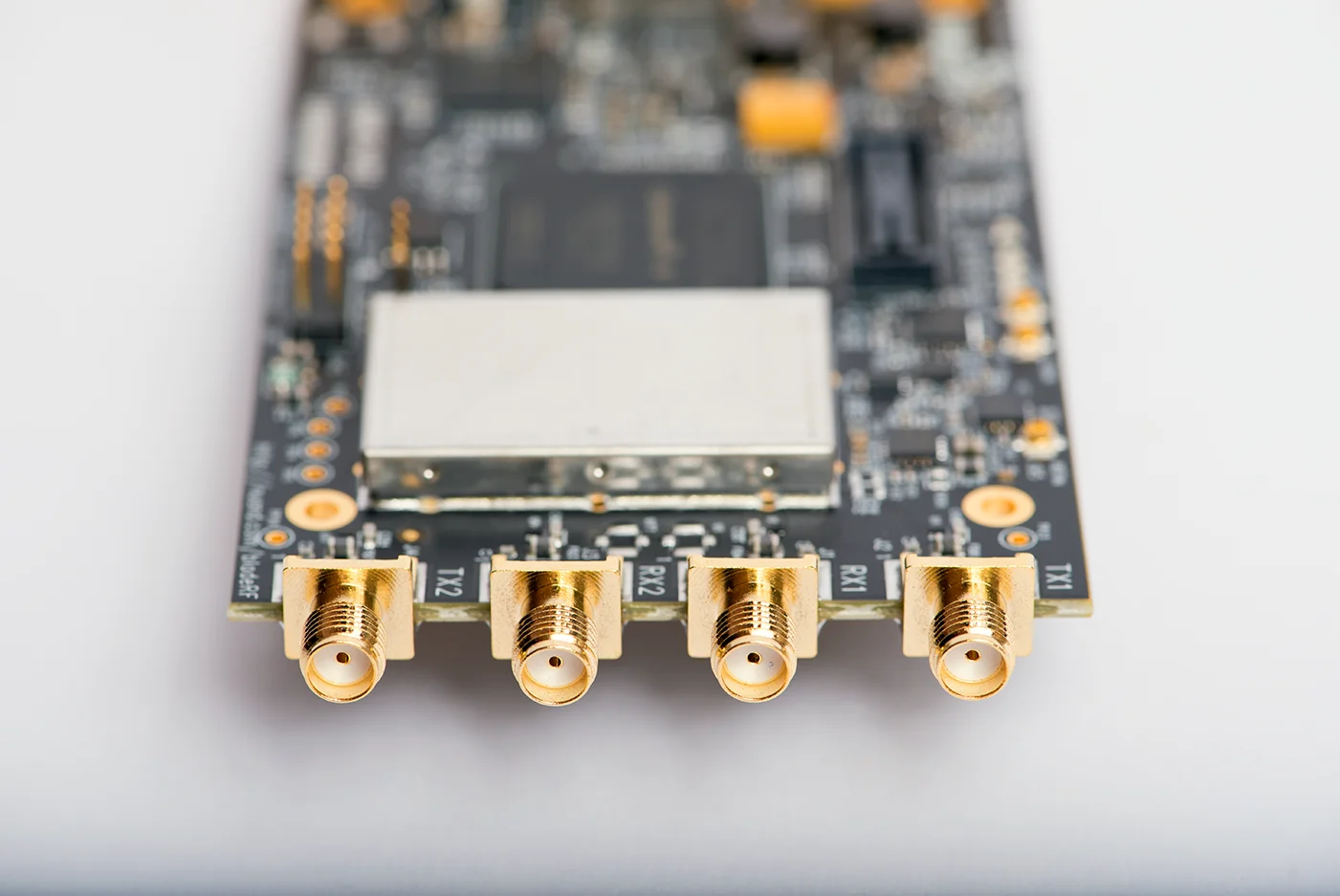 BladeRF 2.0 Micro xA4 Ʈ  