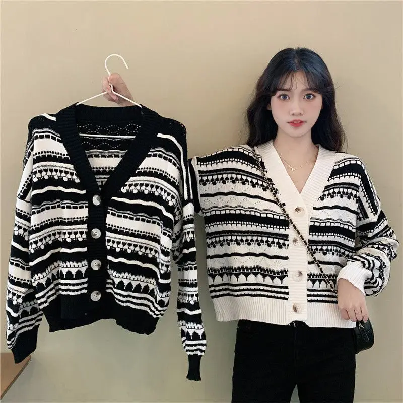

Small fragrance V-neck stripe short long sleeve knitted cardigan coat women's new loose outer top women's wear
