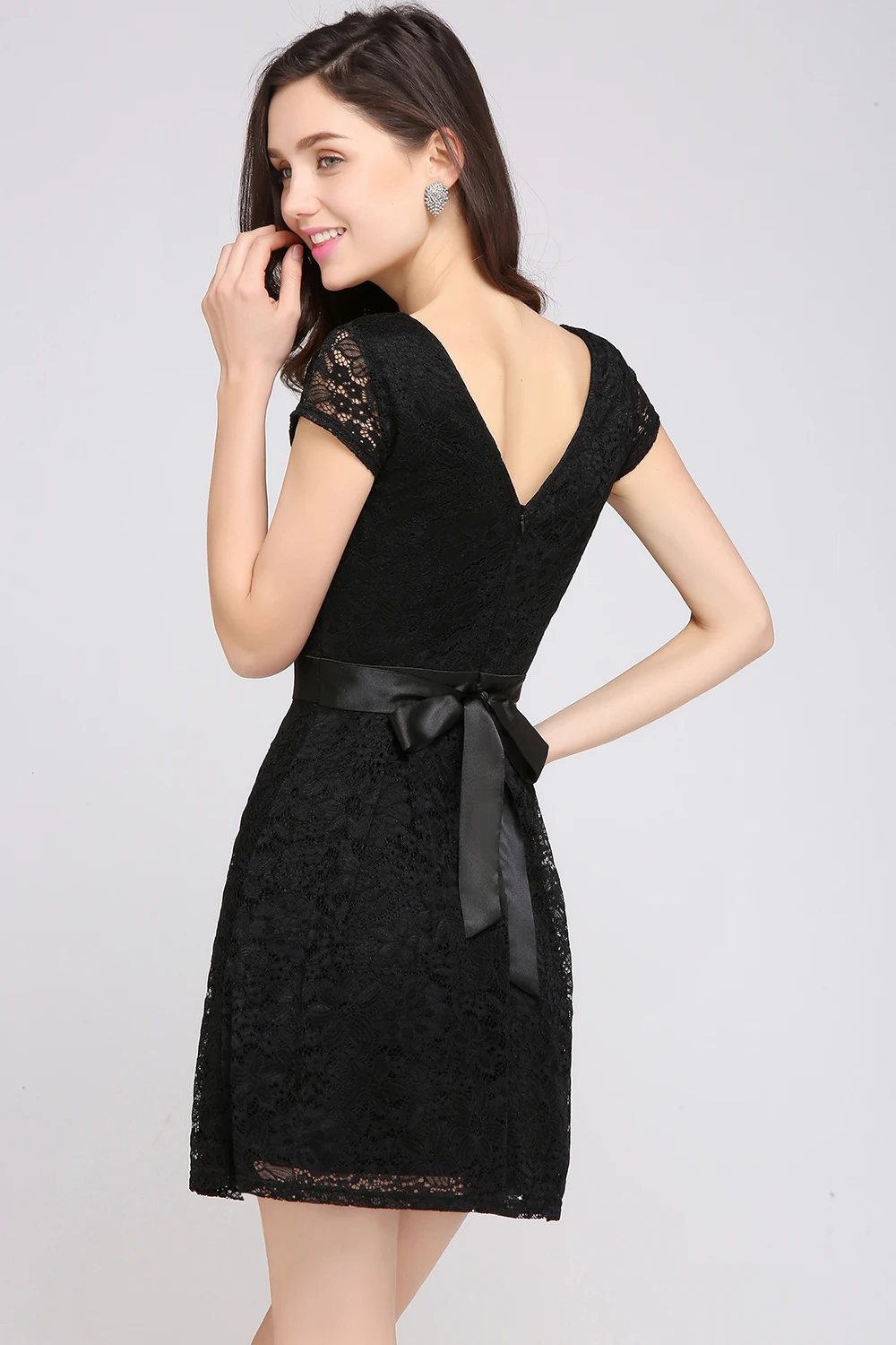 Sexy Cocktail Party Dresses With Belt Little Black Dress Illusion Lace Mini A-line V-back Evening Party Gowns Short Vestido