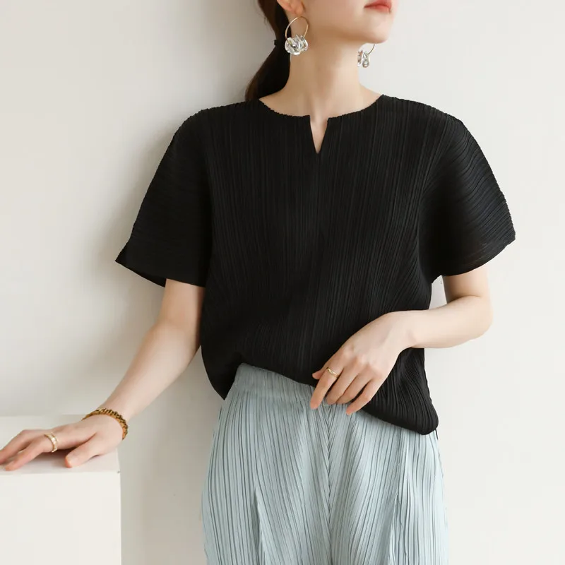 

T-Shirts Summer Women's Clothing 2023 New Split Small V Neck Short Sleeved Solid Colour Loose Stretchable Miyake Pleated Tee Top