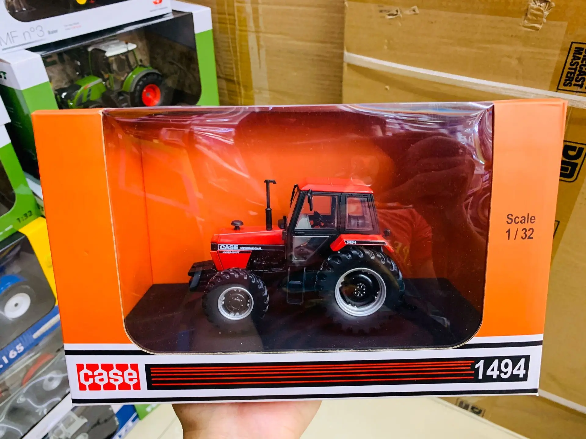 1:32 Scale Die-Cast Model Case International 1494 4WD Agricultural Tractor UH6210 New in Box