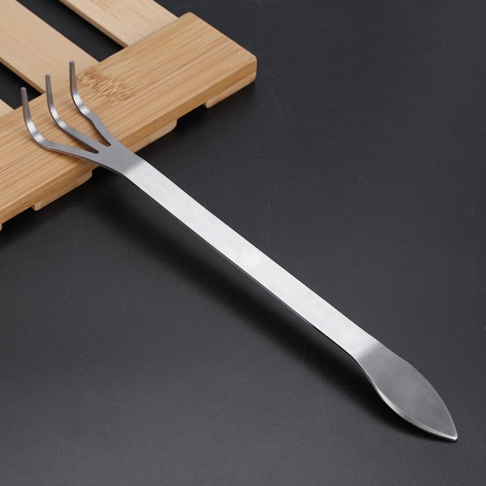 Description Picture 4 of itemBonsai Rake Rake Stainless Steel Root Rake Stainless Steel Root Rake 3-Prong Loosen Soil Bonsai Tree Tools with Ergonomic Handle