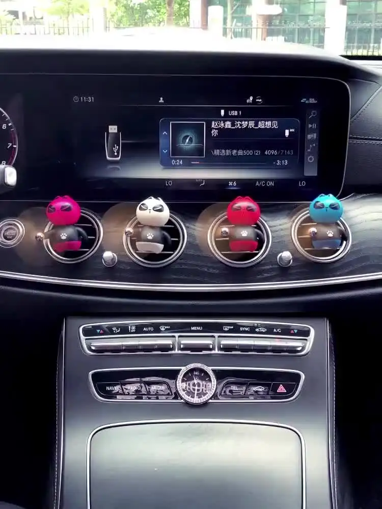 Auto Lufterfrischer Mit Panda Design - Drehender Propeller Für Frischen Duft