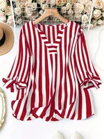 Grande taille femme mode printemps Plaid T-shirt col en v pull léger dessus respirants Style européen et américain plage voyage vêtements 2