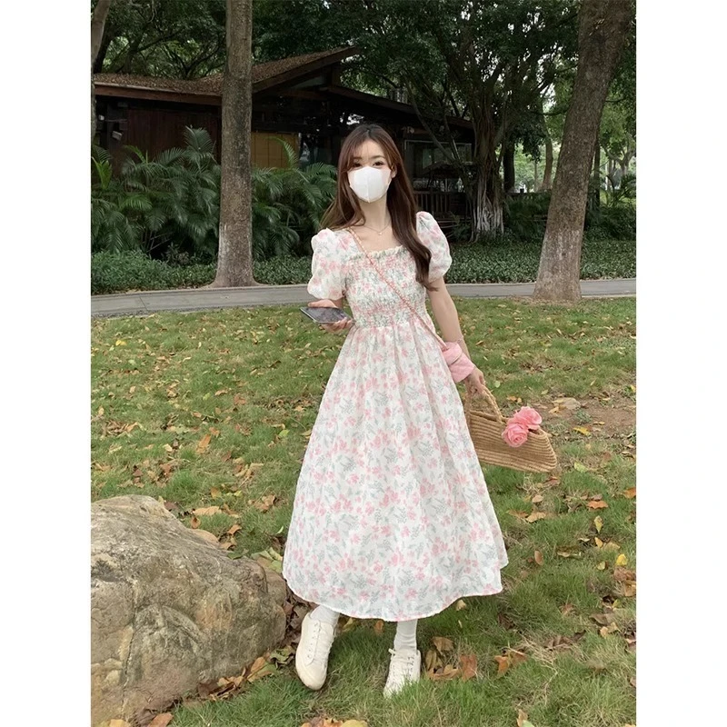 

Floral square necked dress for women's summer 2024 new gentle and sweet style, slim waist, elastic short sleeved long skirt