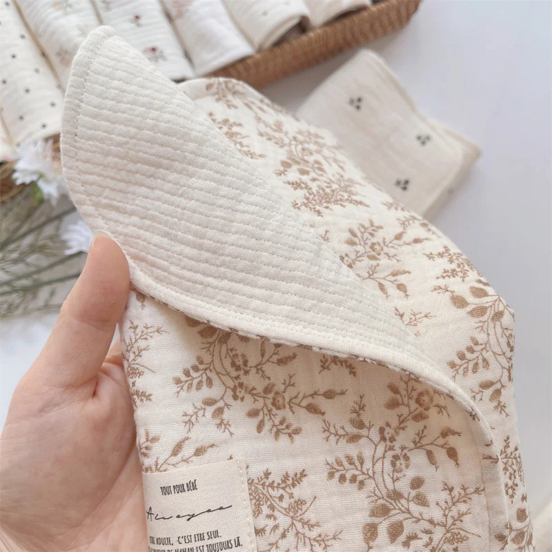 Pure Cotton Printing Baby Bibs Four Layers Breathable Floral newborn Burp Cloths Bandana Absorbent Soft Baby Boy Girl Feeding To