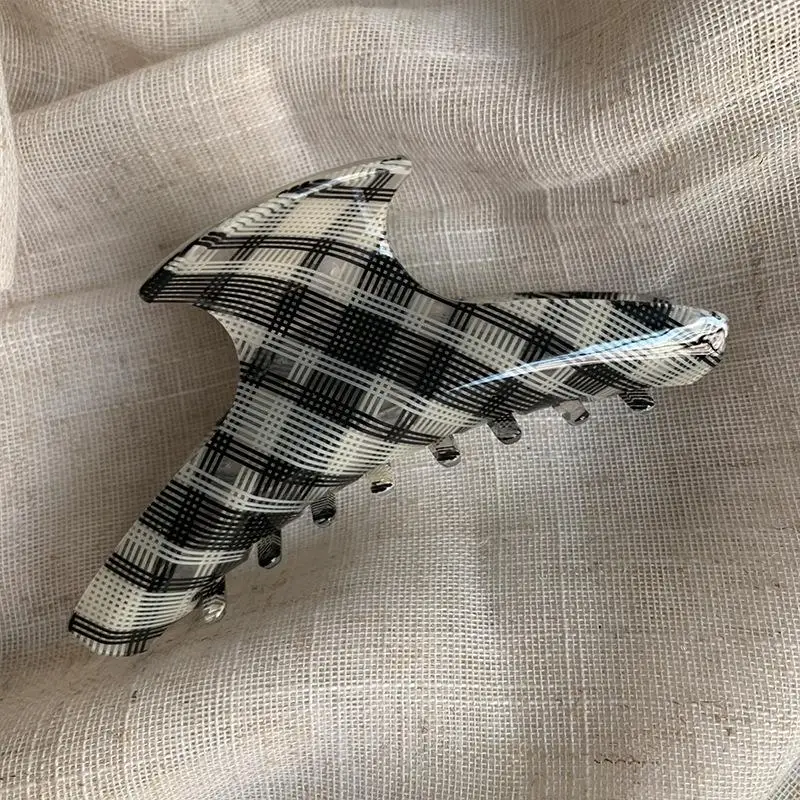Elegant Plaid Acrylic Hair Claw Clip - Classic Retro Hair Accessory
