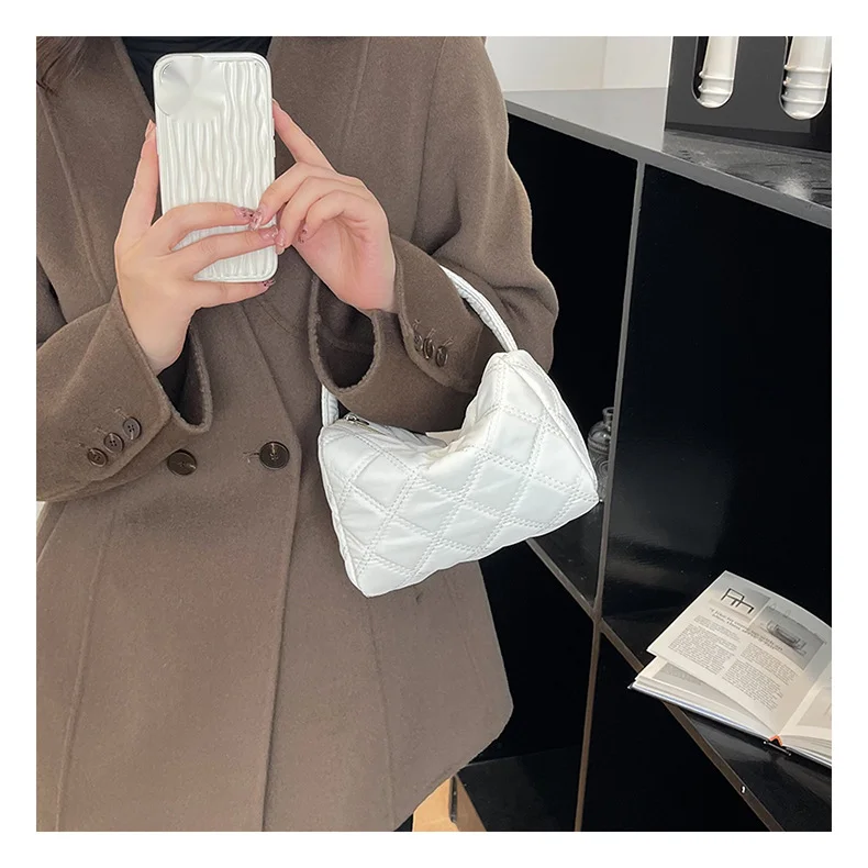 Mini Small Bag for Women 2024 New Fashion Lingge Embroidered Thread Pillow Bag Single Shoulder Handheld Girl Makeup Bag_voghion.com