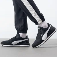 PUMA Baskets décontractées légères en maille ST Runner v4 unisexes 399666-01 4