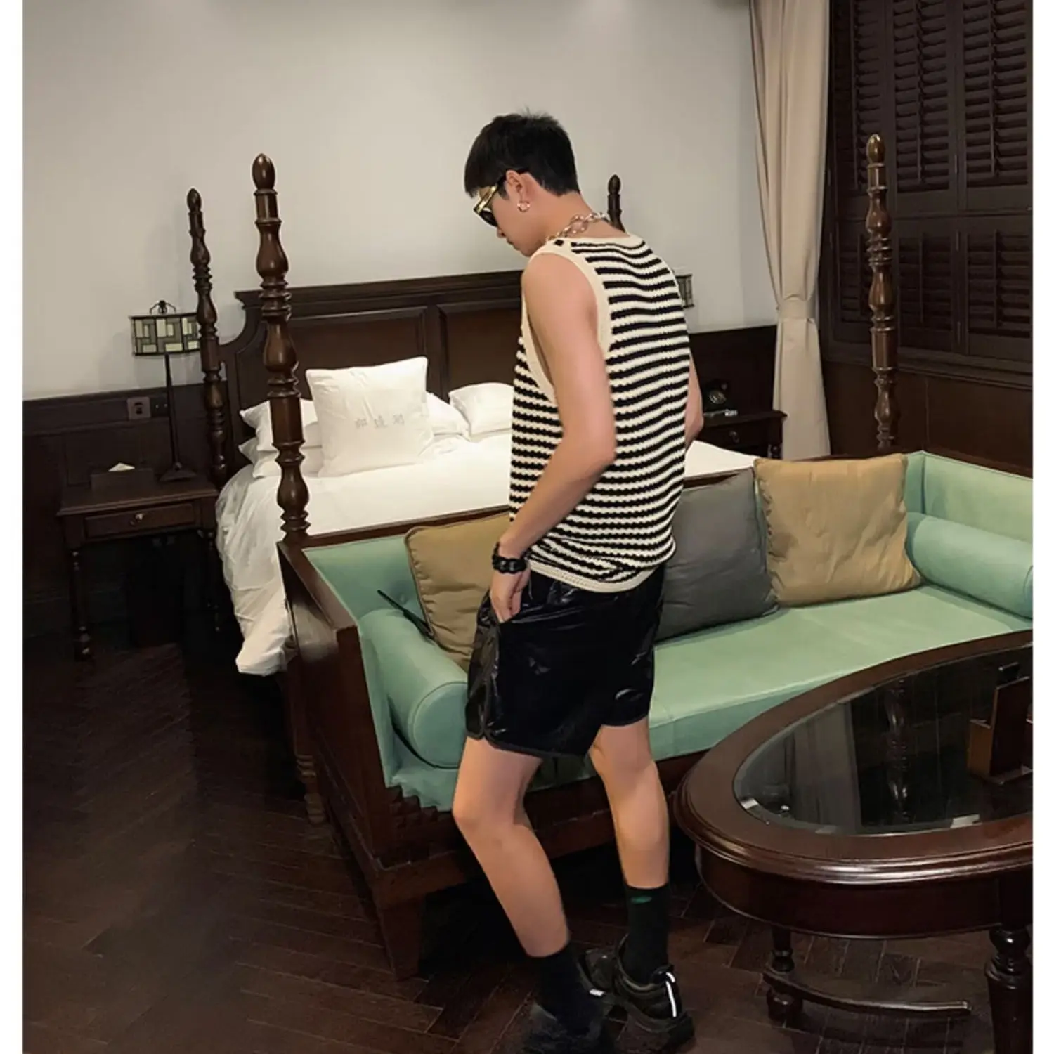 New Summer Thin Black and White Striped Knitted Sweater Vests for Men Casual Loose Sleeveless Houndstooth Harajuku Sweater Vests