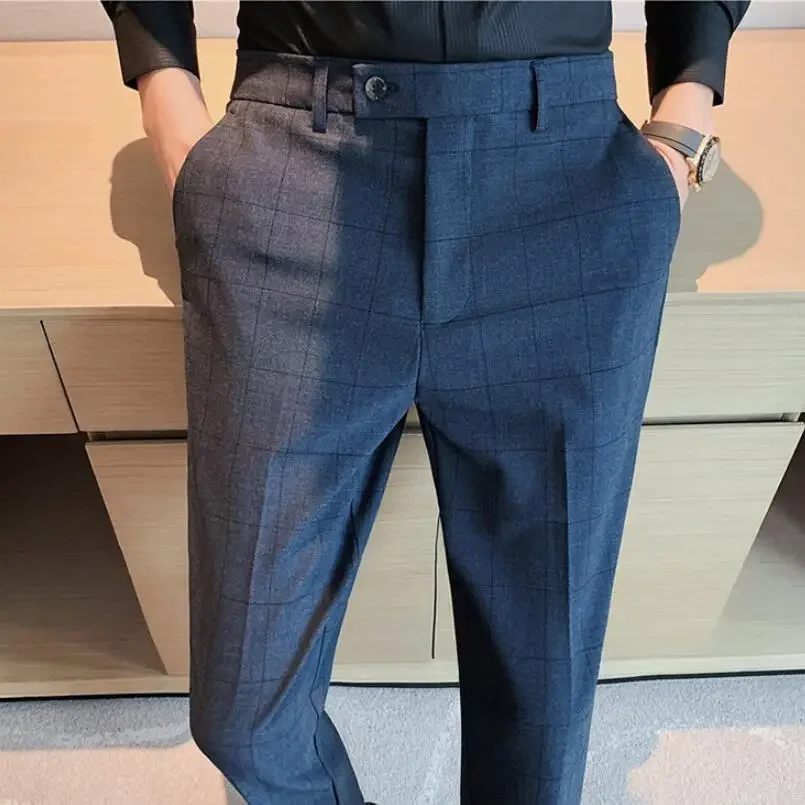 Рисунок 6 - Мужские деловые брюки в шотландскую клетку