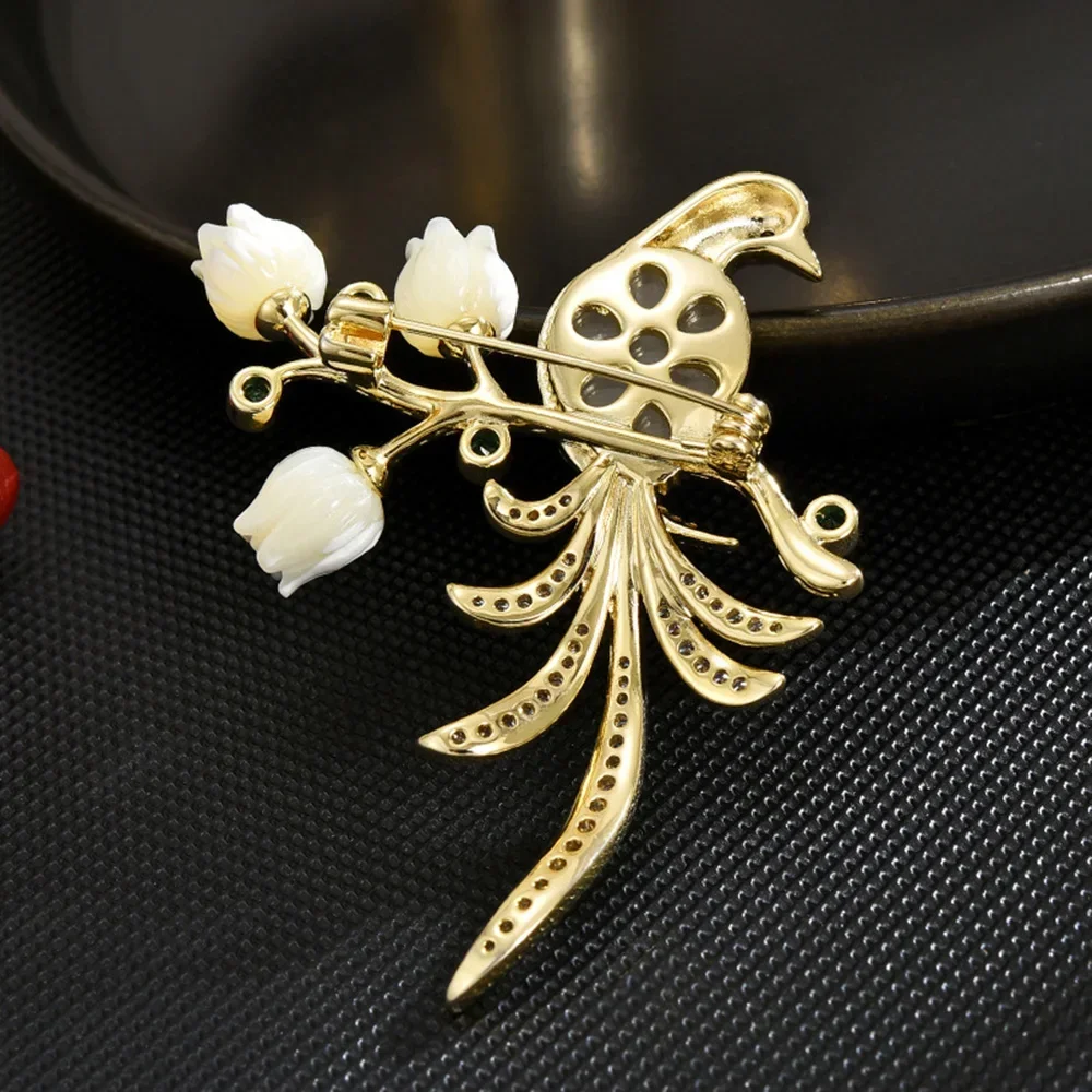 Luxurious Magpie Brooch for Women Rhinestone Opal Brooches Suit Collar Animal Badge Banquet Jewelry Accessories Gift