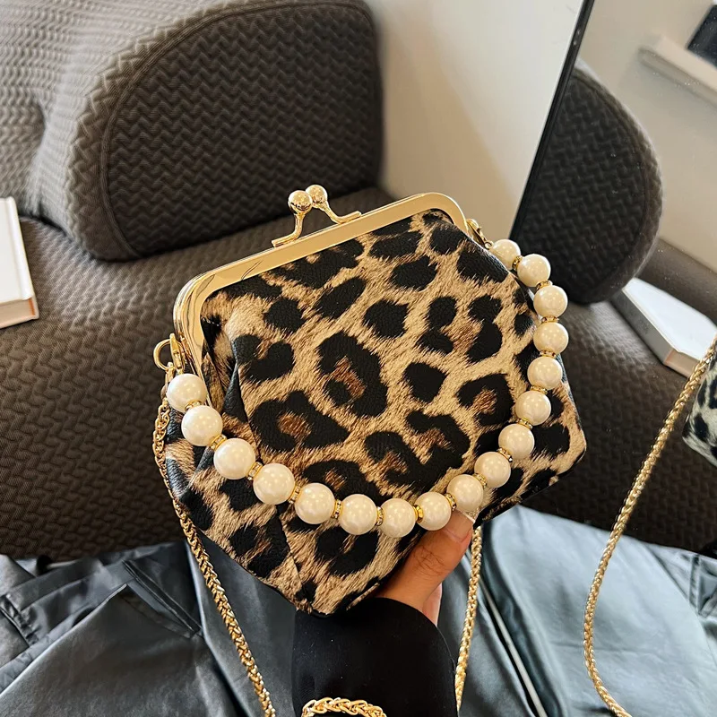 Popular Beaded Handheld Shell Shoulder Bag Autumn New Retro Texture Small Square Crossbody Bag Fashion Shoulder Crossbody Bag