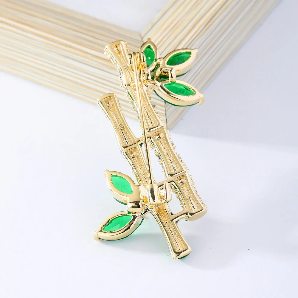 Elegant Retro Green Plant Imitation Emerald Bamboo Shape Brooch Pin for Women Brooches Suit Collar Dress Accessories Jewelry